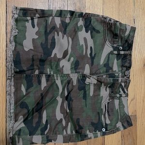 forever 21, size xtra small, army design green, skirt